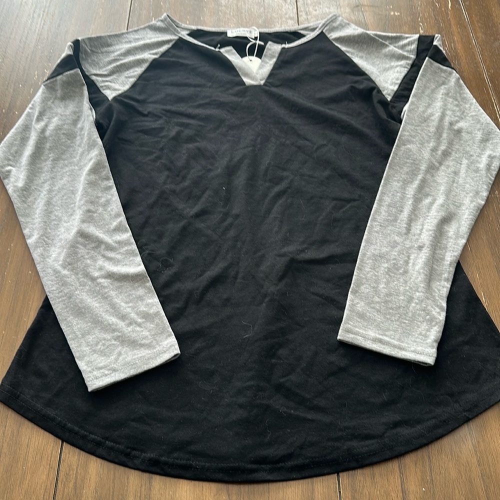 New Locryz long sleeve small